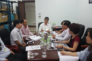 Sở Y tế TP Đà Nẵng họp chỉ đạo xử lý vụ 17 du khách bị ngộ độc thực phẩm Ảnh: NGUYÊN KHÔI