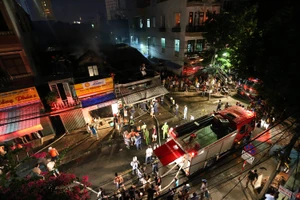 Lực lượng Cảnh sát PCCC TP Đà Nẵng dập tắt đám cháy