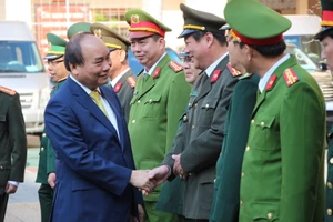 Thủ tướng Nguyễn Xuân Phúc chúc tết các lực lượng vũ trang tại TP Đà Nẵng 