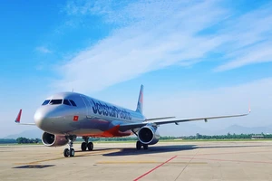 Máy bay của hãng Jetstar Pacific phải quay đầu trở lại nhà ga sân bay quốc tế Đà Nẵng để cấp cứu cho hành khách doạ sảy thai 