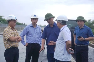 Thứ trưởng Bộ GTVT Lê Đình Thọ kiểm tra đột xuất đường cao tốc Đà Nẵng - Quảng Ngãi