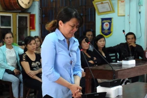Bị cáo Đinh Thị Hồng, chủ nhóm trẻ độc lập Mẹ Mười