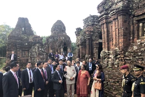 Tổng thống Ấn Độ và Phu nhân thăm Di sản văn hóa thế giới Mỹ Sơn