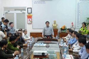 Bộ trưởng Bộ GTVT Nguyễn Văn Thể họp khẩn sau vụ lật xe chở sinh viên trên đèo Hải Vân