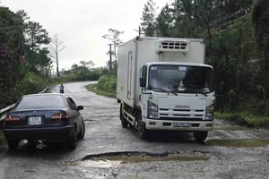 Lâm Đồng chi 550 triệu đồng sửa chữa mặt đường đèo Mimosa