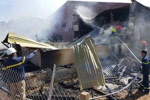 Hỏa hoạn thiêu rụi 4 căn nhà ngày đầu năm
