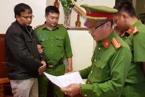 Cơ quan điều tra đọc lệnh bắt tạm giam đối với Ngô Minh Sơn