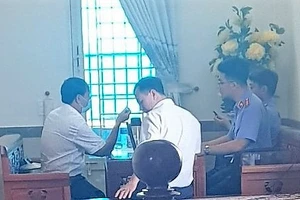 VKSND Tối cao làm việc với người tố cáo hành vi nhận hối lộ của ông Nguyễn Xuân Đức
