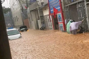 Đà Lạt: Nhiều tuyến phố ngập nặng sau mưa lớn