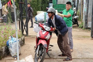 Nông dân Đà Lạt đổi vỏ thuốc bảo vệ thực vật lấy quà