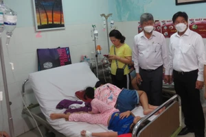 Vụ nghi ngộ độc tại Trường Ischool Nha Trang: Số trường hợp nhập viện tăng nhanh