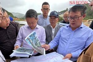 Phó Chủ tịch UBND tỉnh Lâm Đồng chỉ đạo xử lý vụ làm đường trái phép trong Khu du lịch hồ Tuyền Lâm