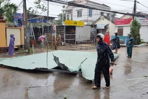 Bão số 12 gây thiệt hại nặng nề cho người dân tỉnh Khánh Hòa