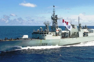 Lần đầu tiên tàu hải quân Canada thăm Cảng quốc tế Cam Ranh