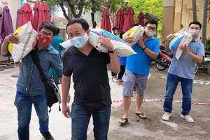 Chi hội phóng viên thường trú Khánh Hòa đồng hành với “ATM gạo”