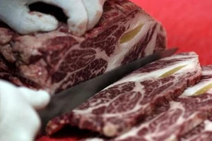 Thịt bò Úc, Mỹ “siêu bèo” có phải là hàng quá date?