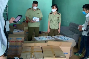 Bắt giữ hàng chục ngàn khẩu trang không có hóa đơn tại Đà Nẵng