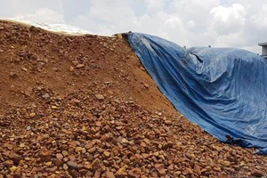 Khởi tố vụ buôn lậu 44.000 tấn quặng bauxite thô