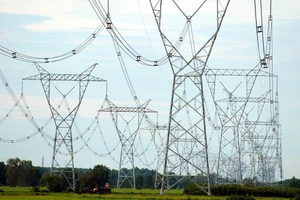 Thừa điện trong dịp Tết Nguyên đán có thể dẫn tới mất an toàn cho hệ thống điện lưới