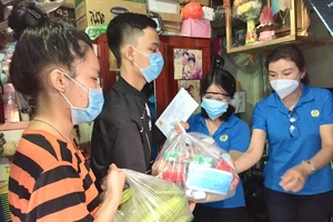 Công đoàn Việt Nam lập sổ tiết kiệm cho trẻ em mồ côi