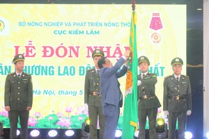 Kiểm lâm Việt Nam đón Huân chương Lao động hạng Nhất nhân kỷ niệm 50 năm thành lập