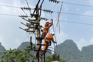 Tăng cường lưới điện truyền tải để đưa điện về vùng sâu, vùng xa 