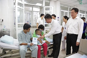 Chi hơn nửa tỷ đồng mai táng phí cho 17 nạn nhân trong vụ cháy ở Hà Nội