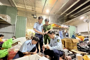 Nhập lậu hàng về Việt Nam thông qua sàn thương mại điện tử