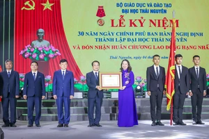 Quyền Chủ tịch nước dự lễ kỷ niệm 30 năm thành lập Đại học Thái Nguyên