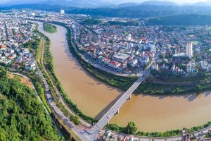 Lào Cai lùi Festival sông Hồng