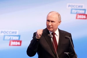 Tổng thống Nga Vladimir Putin phát biểu sau bầu cử. Ảnh: Reuters