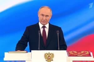 Ông V.Putin tuyên thệ nhậm chức. Ảnh chụp màn hình RT