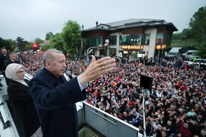 Tổng thống Erdogan tuyên bố giành chiến thắng sau khi kết quả kiểm phiếu được công bố
