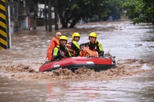 Lũ lụt hoành hành tại Trùng Khánh (Trung Quốc), ít nhất 15 người thiệt mạng