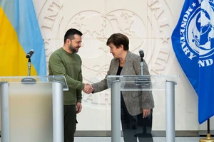 Tổng giám đốc IMF Kristalina Georgieva trong cuộc gặp với Tổng thống Ukraine Volodymyr Zelensky ở Washington, DC, vào tháng 11-2023. Ảnh: IMF