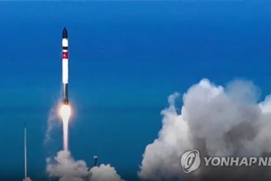  Hàn Quốc phóng vệ tinh nano đầu tiên. Ảnh: Yonhap