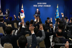 Tổng thống Hàn Quốc Yoon Suk- yeol trong buổi họp báo vào ngày 9-5. Ảnh: YONHAP
