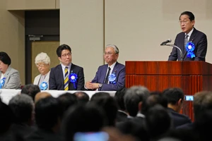Thủ tướng Nhật Bản Fumio Kishida phát biểu tại sự kiện gặp gỡ các gia đình có thân nhân bị Triều Tiên bắt cóc vào những năm 1970 và 1980. Ảnh: Kyodo