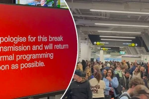 Hành khách chờ tại sân bay Australia sau sự cố sập dịch vụ đám mây của Microsoft ngày 19-7. Ảnh: 9NEWS
