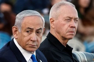 Thủ tướng Israel Benjamin Netanyahu và cựu Bộ trưởng Quốc phòng Yoav Gallant. Ảnh: REUTERS