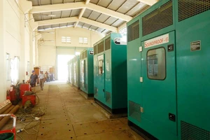 Những cỗ máy diesel ''khổng lồ" cung cấp nguồn điện cho hàng vạn người dân trên đảo Phú Quý