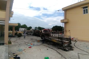 Nhiều đối tượng quá khích đã đốt phá nhiều xe chuyên dụng của Đội PCCC và Cứu nạn cứu hộ của tỉnh Bình Thuận đặt tại xã Phan Rí Thành, huyện Bắc Bình.