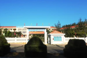 Nghi lộ đề thi môn Ngữ văn, 28 trường THPT toàn tỉnh Bình Thuận buộc phải dừng thi.