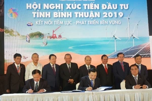 Tỉnh Bình Thuận trao Quyết định chủ trương đầu tư cho các nhà đầu tư