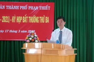 Ông Nguyễn Hồng Hải, tân Chủ tịch UBND TP Phan Thiết phát biểu sau khi nhậm chức.