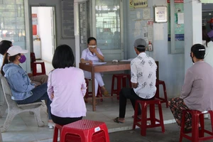 Tổ chức khai báo y tế, xét nghiệm sàng lọc Covid-19 trong cộng đồng tại tỉnh Bình Thuận.