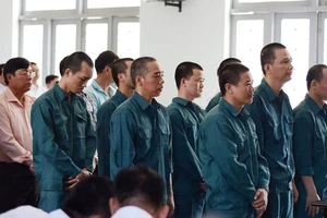 Các bị cáo bị xét xử trước đó trong đường dây buôn lậu xăng dầu ngàn tỉ xảy ra tại Công ty cổ phần Dương Đông Hòa Phú ở Bình Thuận.