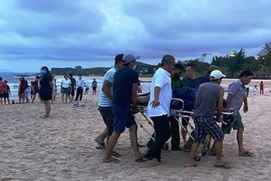 2 du khách tử vong khi tắm biển Mũi Né - Bình Thuận