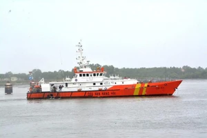 Các lực lượng tham gia tìm kiếm tàu cá của tỉnh Bình Thuận gặp nạn trên biển