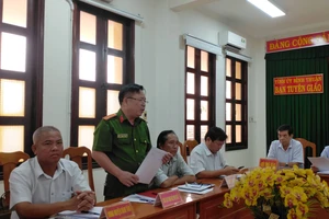 Thượng tá Nguyễn Ngọc Oanh, Phó Công an TP Phan Thiết (tỉnh Bình Thuận) đã thông tin ban đầu vụ việc "Hotgirl Tina Dương".